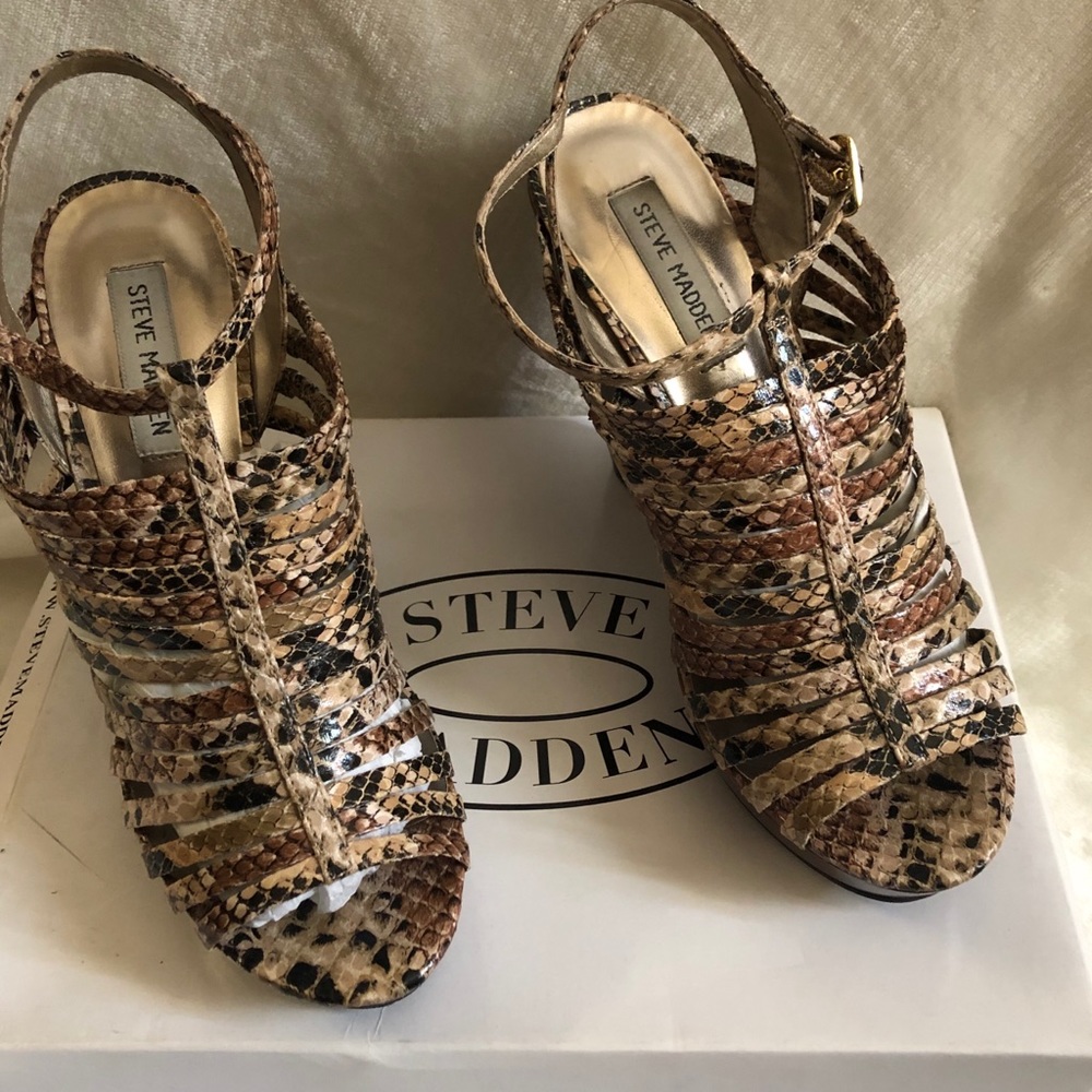 Steve Madden Snake Skin wedges